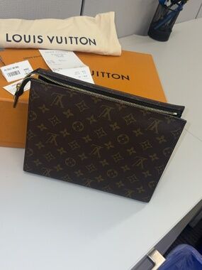 Authentic Louis Vuitton Toiletry Pouch 26 (Monogram) - for men or women